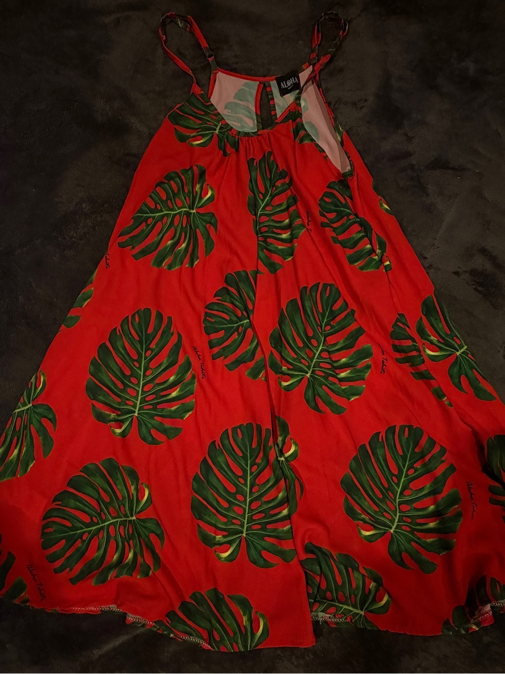 ALOHA tahiti Red Tropical Leaf Camisole